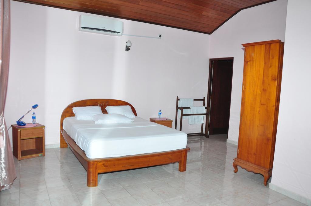 Sugandi Inn Kochchikade Exterior foto